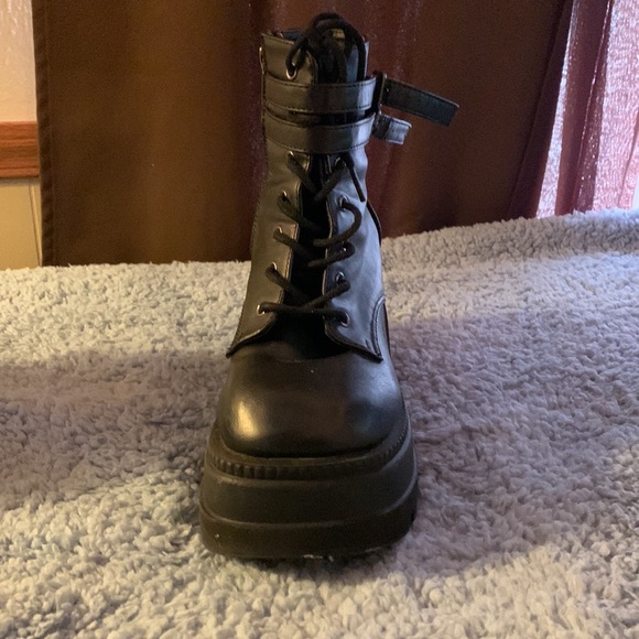 demonia platform boots - Picture 2 of 4